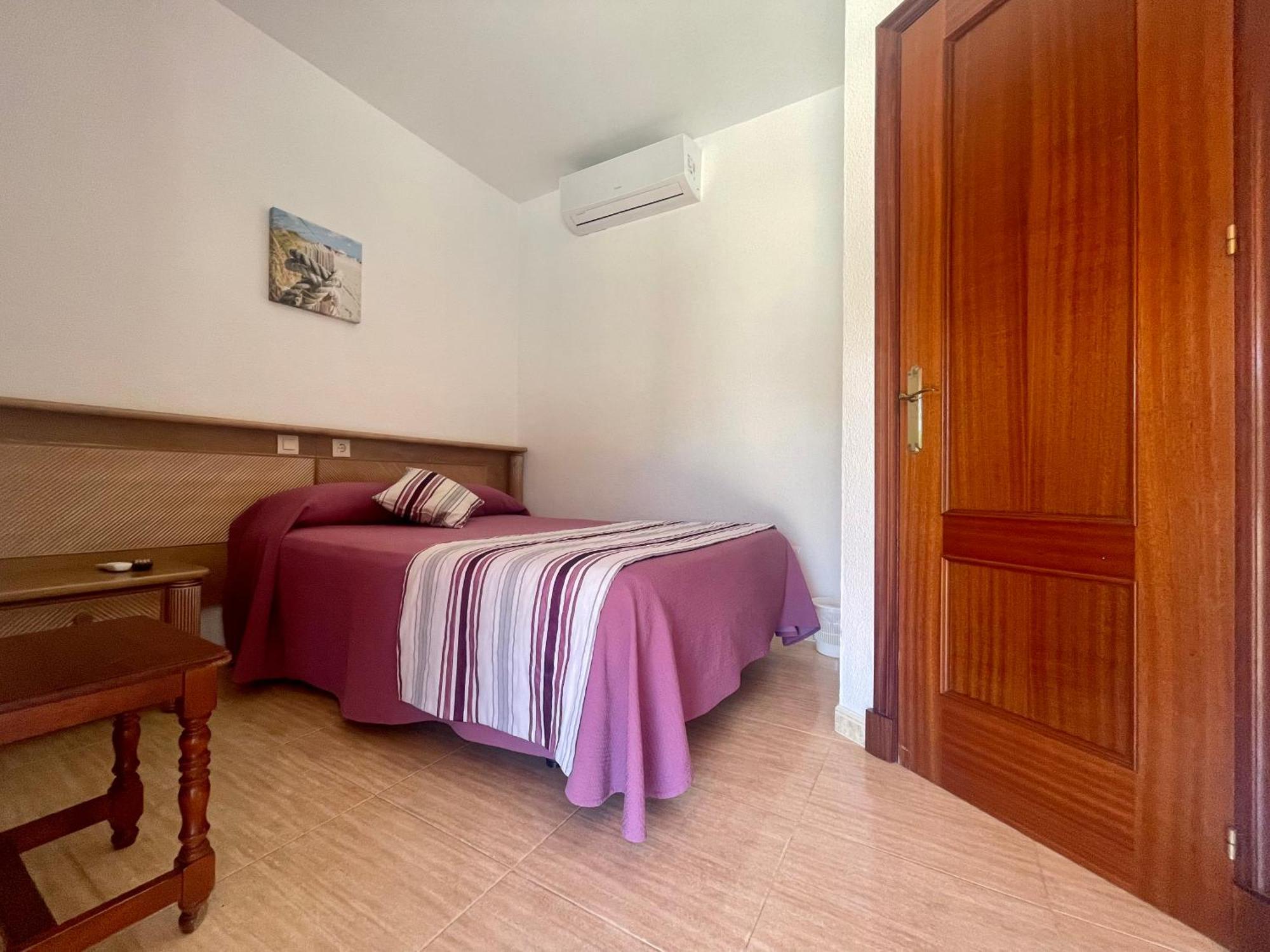 Hostal Noli Chiclana de la Frontera Esterno foto