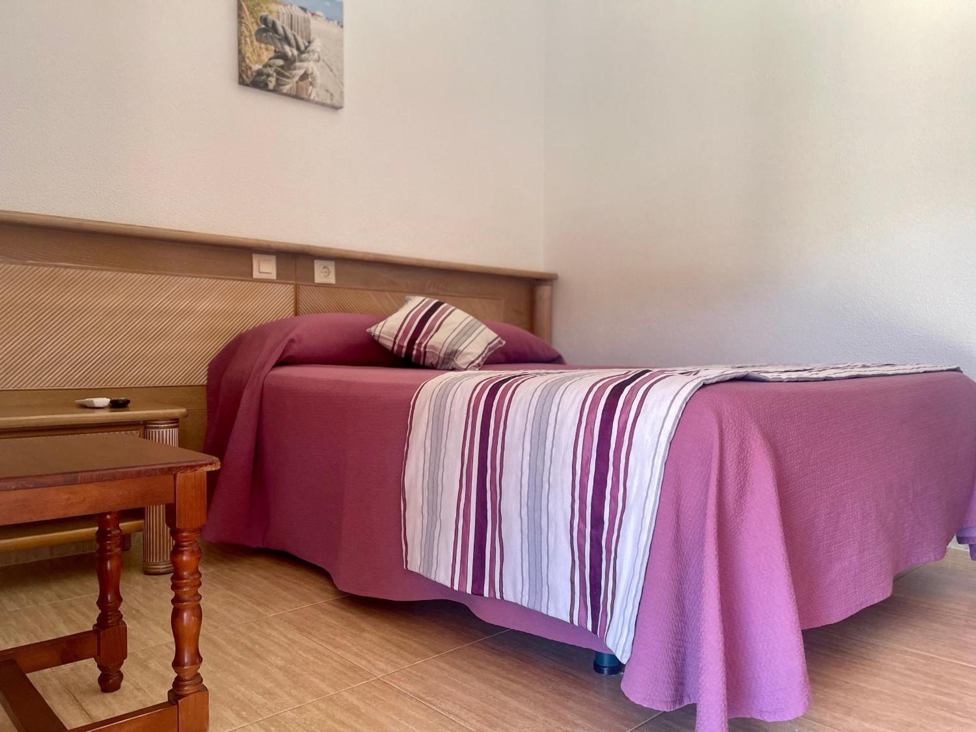 Hostal Noli Chiclana de la Frontera Esterno foto