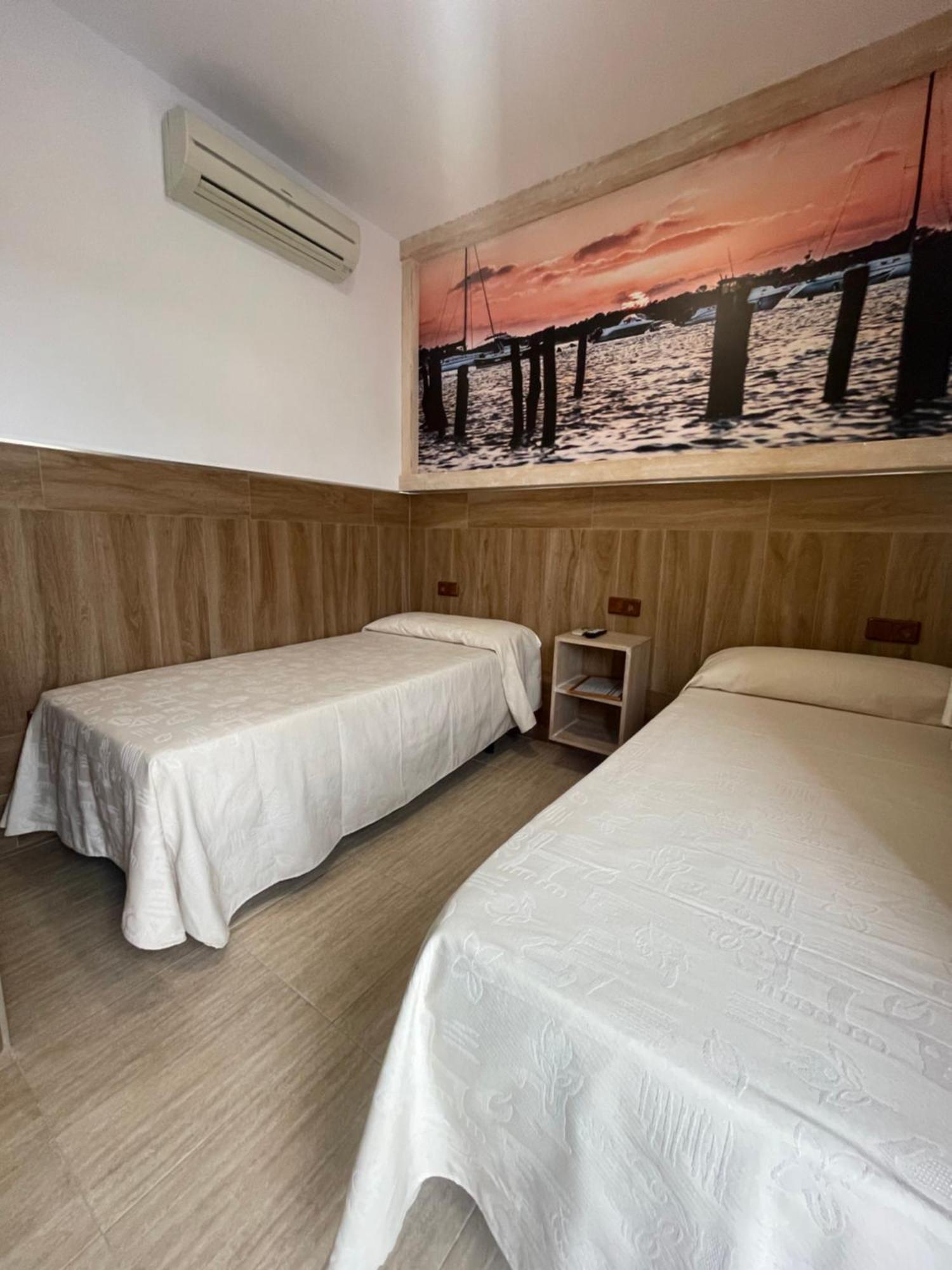 Hostal Noli Chiclana de la Frontera Esterno foto