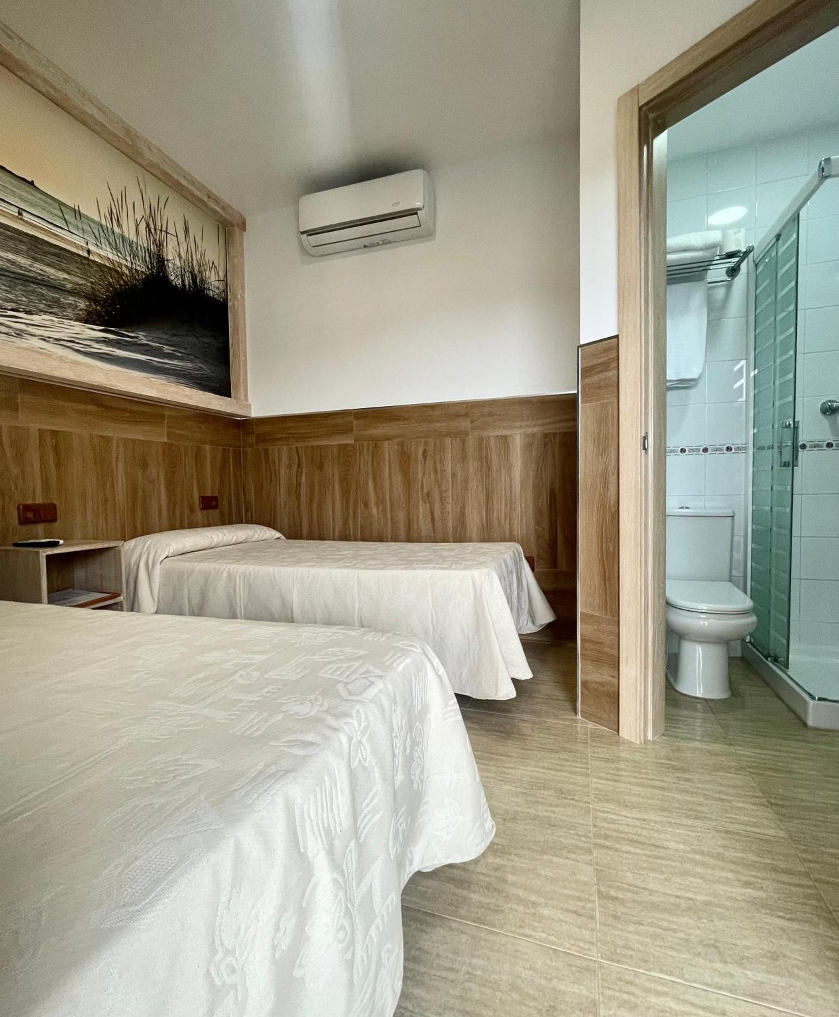 Hostal Noli Chiclana de la Frontera Esterno foto